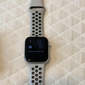 Nike Apple Watch Series 6 44mm silver
